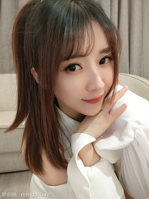 斗鱼-小巫女露娜8套合集 1005MB