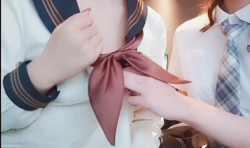 涂鸦诗柔-和闺蜜在网咖玩跳蛋[1V/719MB]