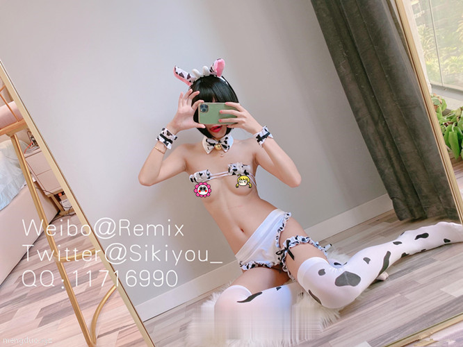 草莓味得软糖呀-可爱奶牛套[41p+1v/620M]