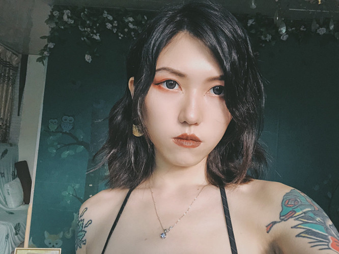 舌尖上的菊花-高冷女神大尺度私拍 非常漂亮的女神 身材颜值都是极品 完美露脸 高清720P版[678P+1V687M]