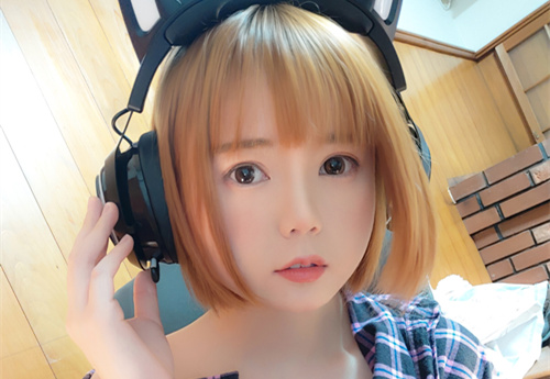 肉肉(Nikumikyo) [Fantia] – 2022年3月合集 [74P+24V/1.87GB]