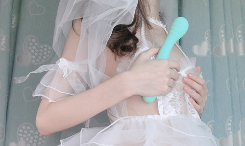 茶狸子-新婚套 身材很棒[65p+4v/230M]