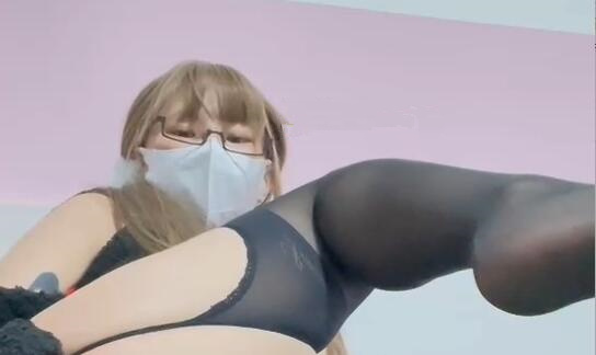 莉莉吖-双马尾黑丝[2p+6v/927M]