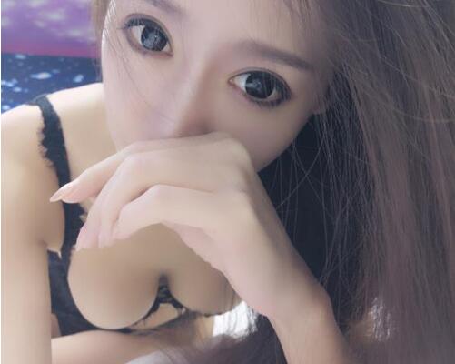 月暖如梵音反差婊系列：白虎极品妹子z慰被g，下面粉粉的 [多p+多v/3.1G]