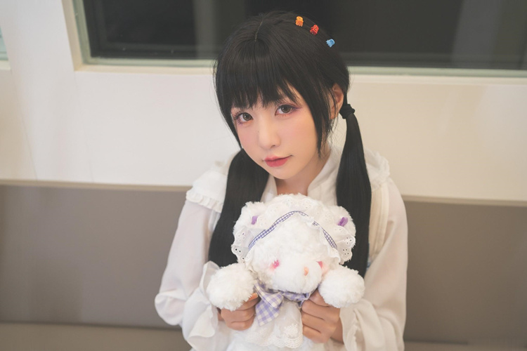 爆机少女喵小吉-深夜地铁[89p+4v/699M]