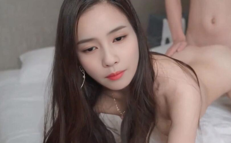 白鹿-AI换脸-善良的小姨子 [1V/746M]