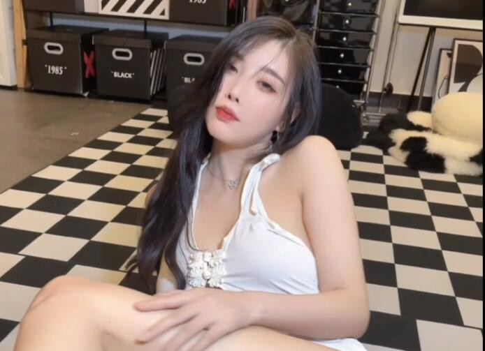 杨晨晨-女神最新剧情花絮 借种服务 [2V/1.13G]