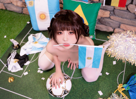 花音栗子-足球宝贝原版[86p+2v/2.4G]